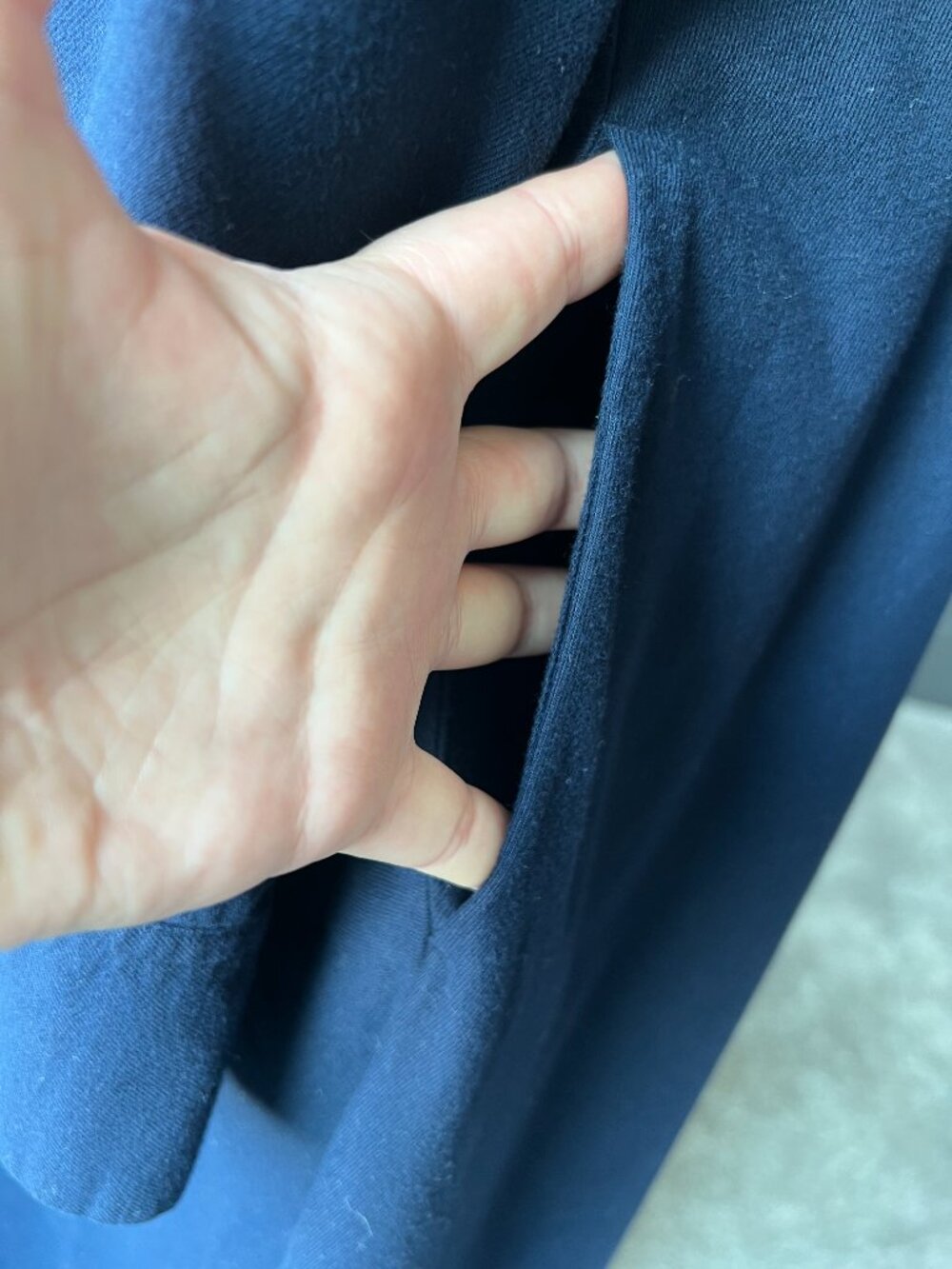 Uniqlo long-sleeve A-line shirt dress in navy - Picture 3 of 14